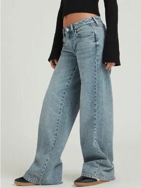 PacSun Light Low-Rise Wide Leg Jeans